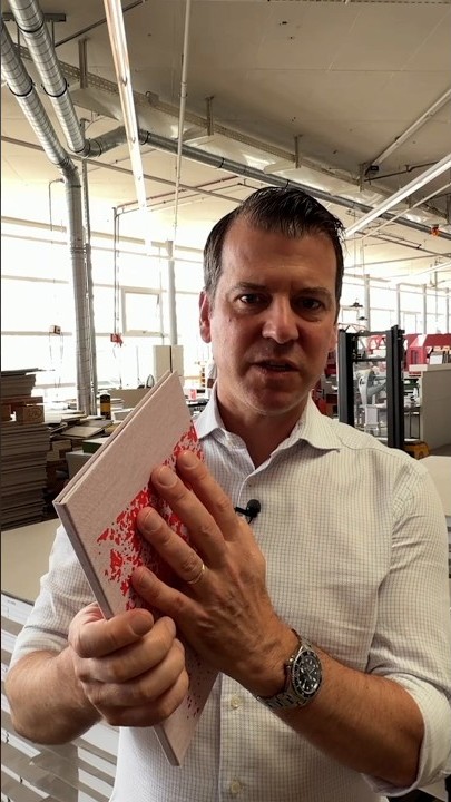 Aus Meeresplastik wird ein Buchdeckel
